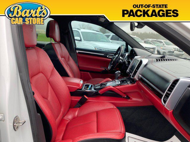 Used 2017 Porsche Cayenne Platinum Edition AWD/4WD image 16