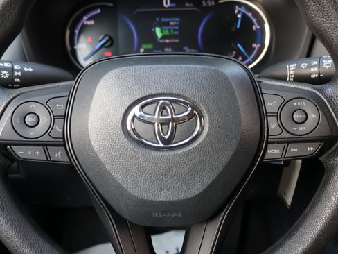 Used 2025 Toyota RAV4 LE AWD/4WD image 25