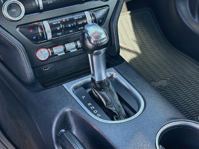 Certified 2021 Ford Mustang Premium RWD image 28