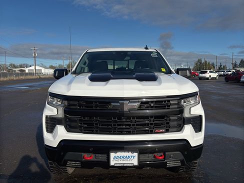 Used 2024 Chevrolet Silverado 1500 LT Trail Boss w/ Convenience Package II image 2