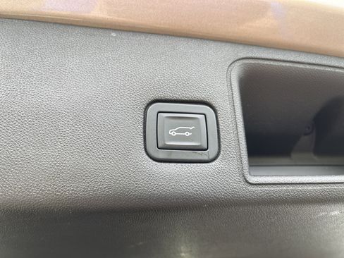 Used 2018 GMC Terrain SLT w/ Preferred Package image 44