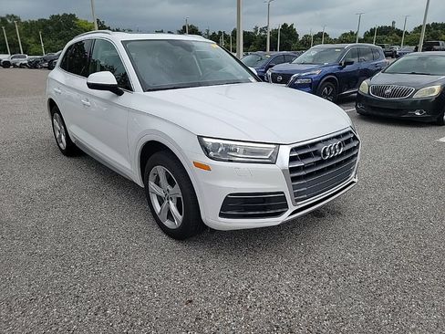 Used 2020 Audi Q5 2.0T Premium w/ Convenience Package AWD/4WD image 2