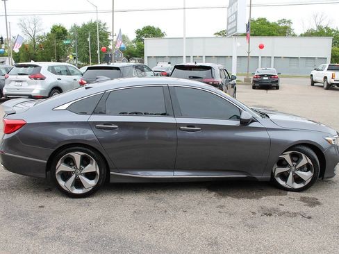 Used 2018 Honda Accord Touring image 6