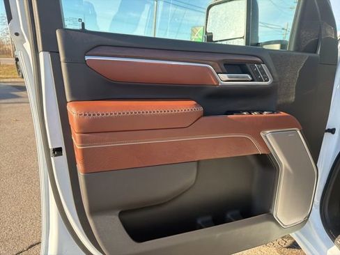 New 2026 GMC Sierra 2500 Denali Ultimate image 13