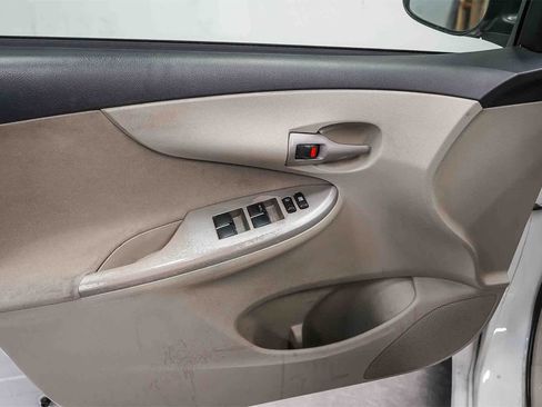 Used 2011 Toyota Corolla LE image 21