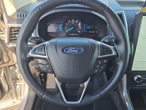 Certified 2024 Ford Edge Titanium image 23