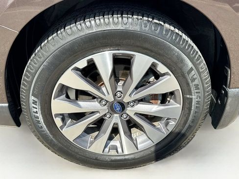 Used 2019 Subaru Outback 3.6R Touring w/ Popular Package #3A AWD/4WD image 41