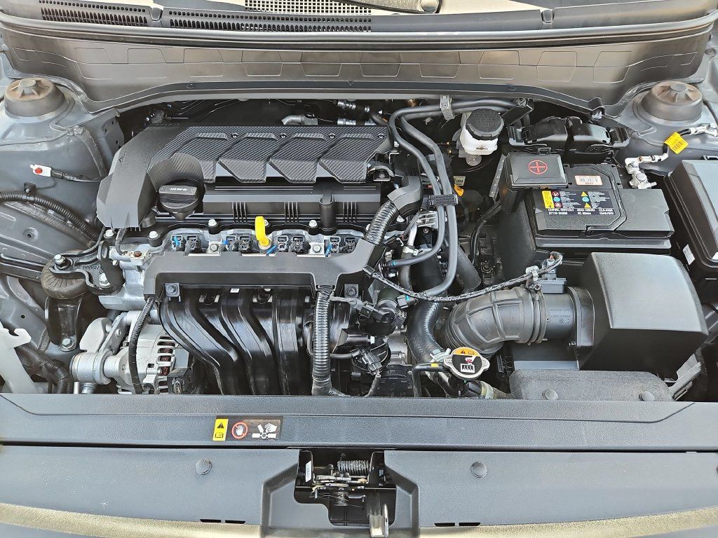 Used 2025 Hyundai Venue SEL FWD image 33