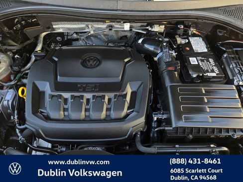 Used 2023 Volkswagen Tiguan SE w/ Panoramic Sunroof Package FWD image 25