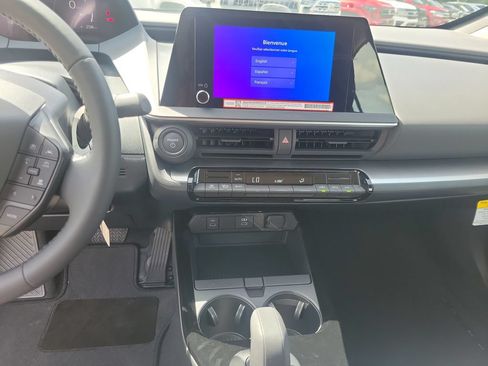 Used 2026 Toyota Prius LE FWD image 19