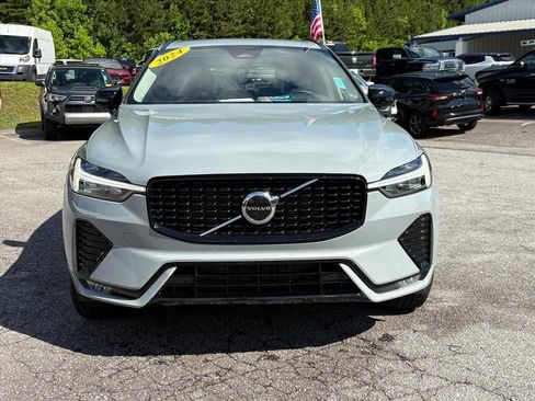 Used 2024 Volvo XC60 B5 Core AWD/4WD image 2