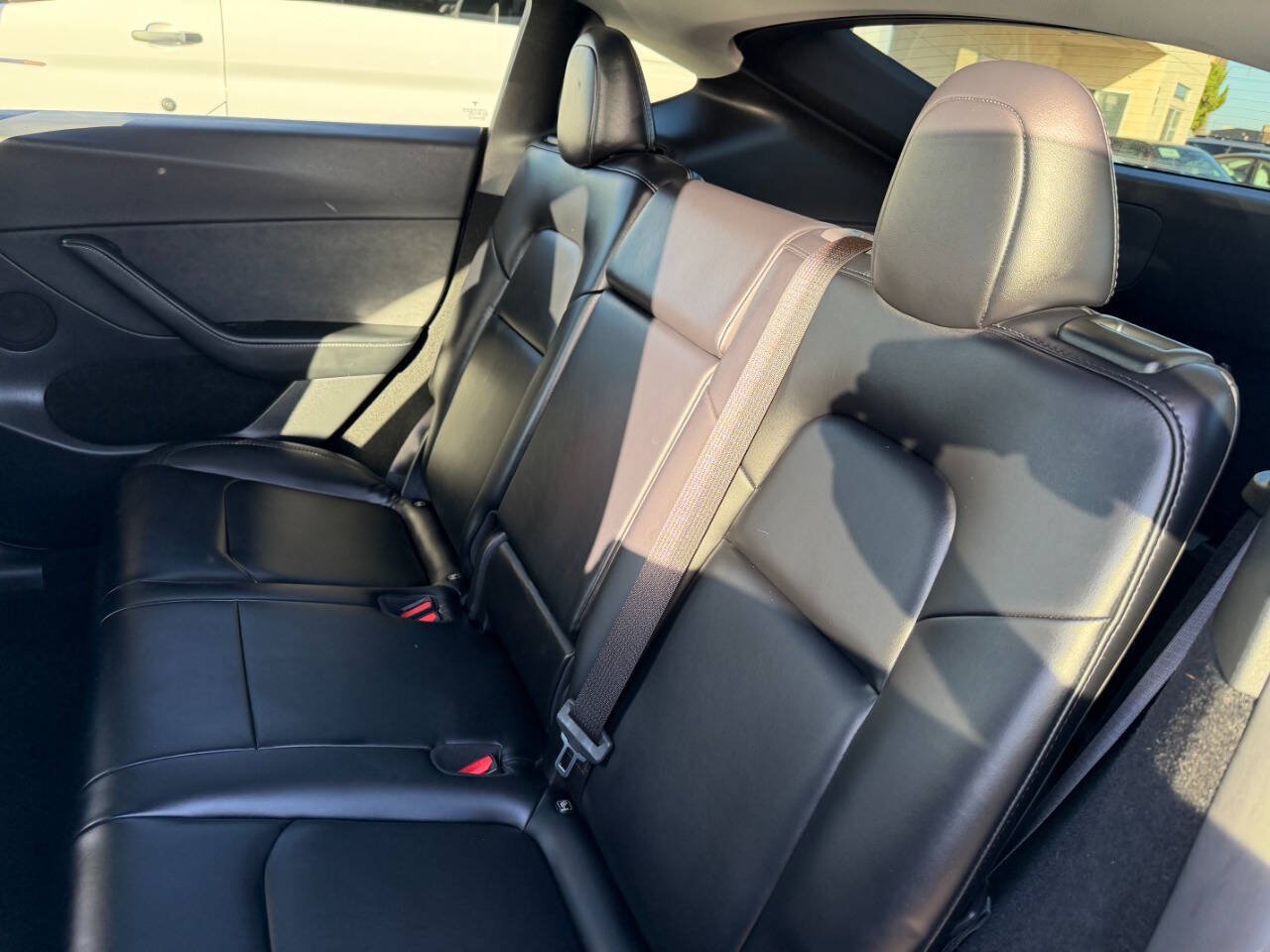 Used 2024 Tesla Model Y Long Range AWD/4WD image 28