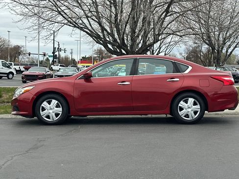 Used 2016 Nissan Altima 2.5 S w/ Power Driver Seat Package image 5