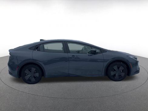 Used 2025 Toyota Prius LE image 16