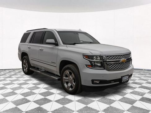Used 2018 Chevrolet Tahoe LT w/ LT Signature Package image 12