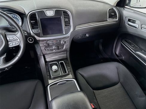 Used 2021 Chrysler 300 Touring w/ Sport Appearance Package image 25