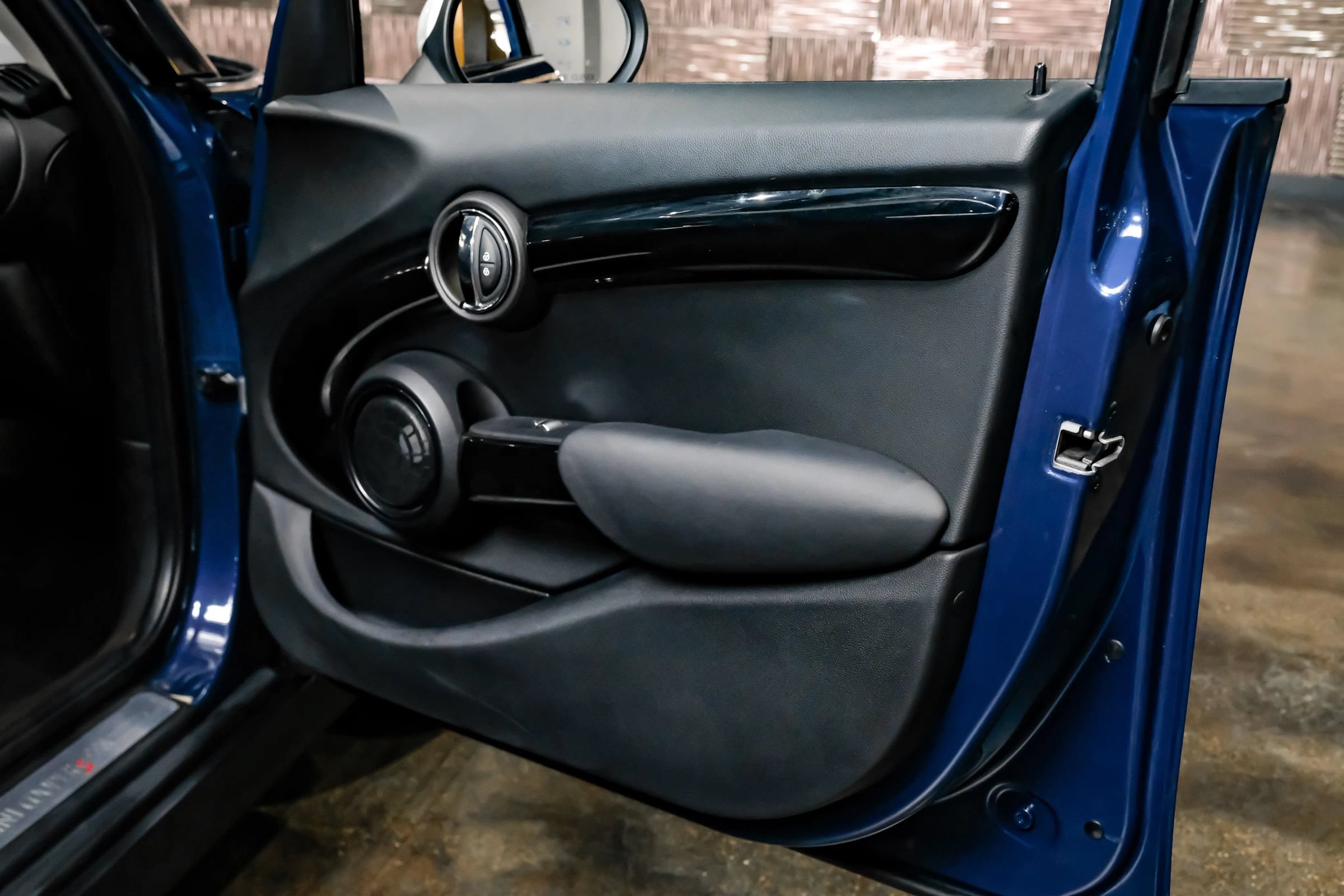 Used 2018 MINI Cooper S w/ Premium Package FWD image 48
