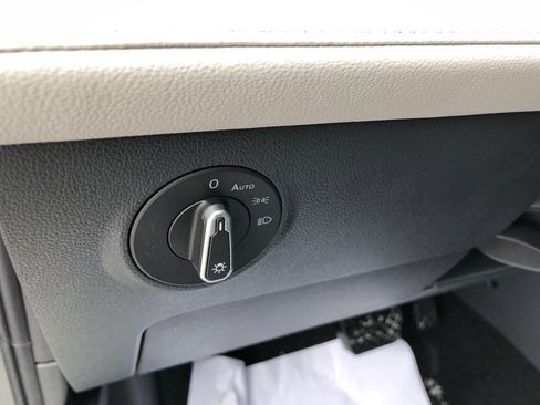 New 2026 Volkswagen Taos SEL AWD/4WD image 12