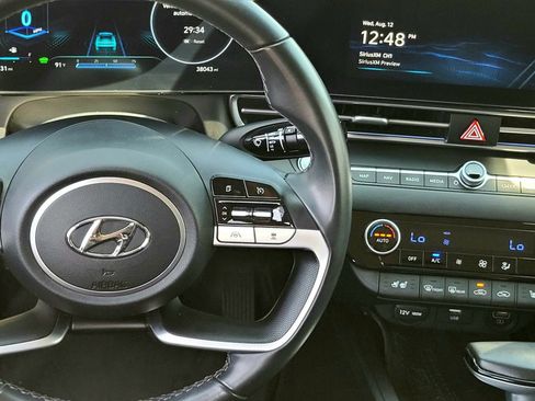 Certified 2023 Hyundai Elantra Limited FWD image 15