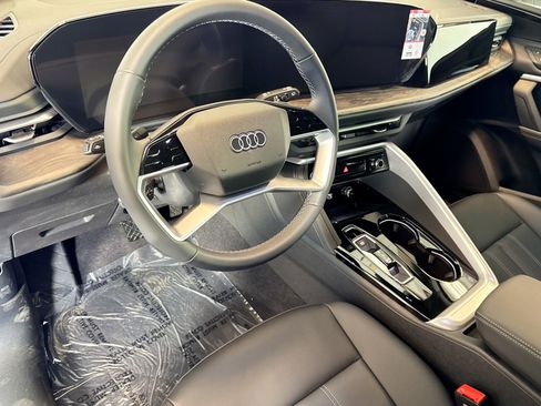 New 2025 Audi Q5 Premium image 9