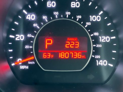 Used 2015 Kia Soul + FWD image 20
