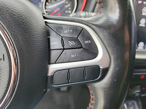 Used 2020 Jeep Compass Trailhawk image 20