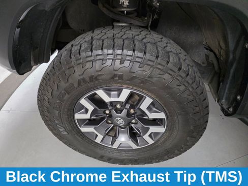 Used 2021 Toyota Tacoma TRD Off-Road w/ Technology Package AWD/4WD image 11