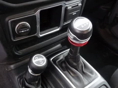 Used 2019 Jeep Wrangler Unlimited Sport image 17