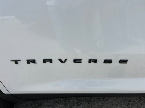 Used 2024 Chevrolet Traverse Z71 w/ Enhanced Driving Package AWD/4WD image 6