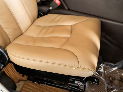 Used 2003 HUMMER H1 4-Door Wagon image 32