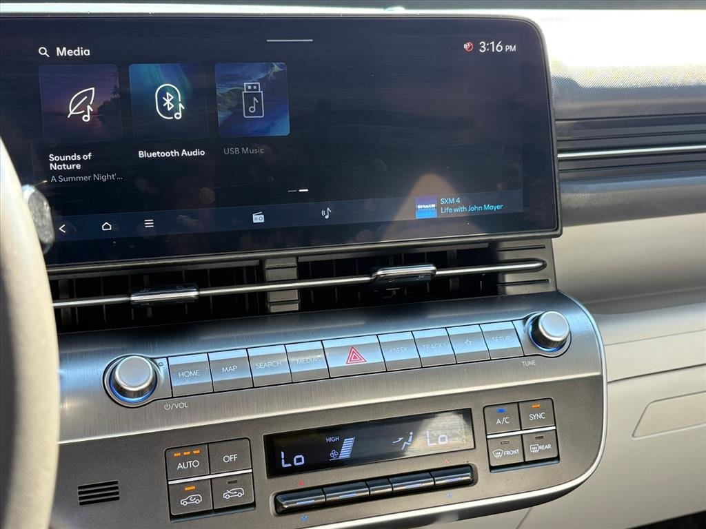 Certified 2025 Hyundai Kona SEL AWD/4WD image 11