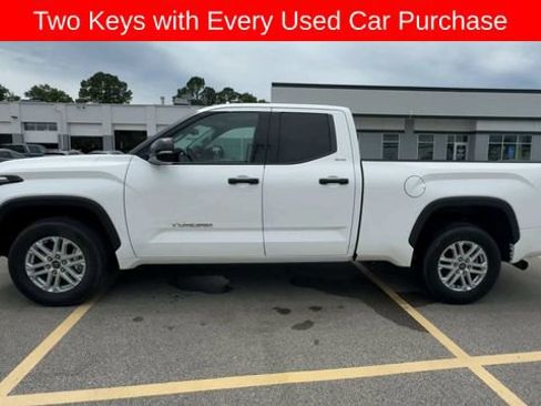 Used 2022 Toyota Tundra SR5 w/ SR5 Convenience Package RWD image 5
