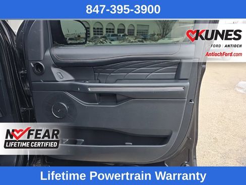 Used 2024 Ford Expedition Platinum image 37