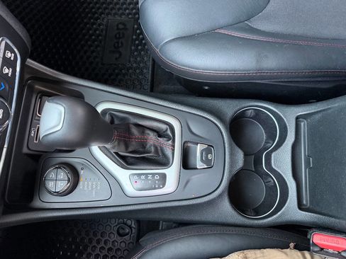 Used 2015 Jeep Cherokee Trailhawk w/ Comfort/Convenience Group image 35