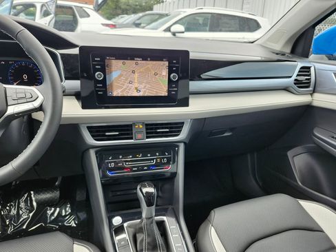 New 2025 Volkswagen Taos SEL image 25