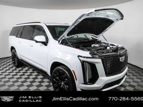 Used 2026 Cadillac Escalade ESV Platinum Sport w/ LPO, ONYX Package AWD/4WD image 36