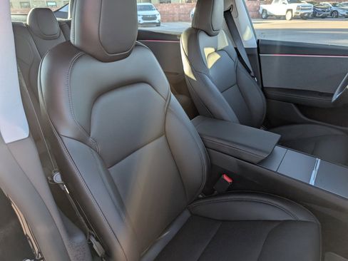 Used 2025 Tesla Model 3 image 12