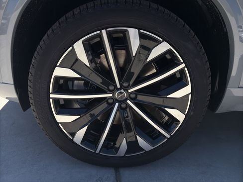 New 2026 Volvo XC90 T8 Ultra w/ Protection Package Premier AWD/4WD image 9