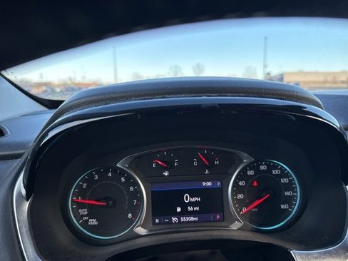 Used 2020 Chevrolet Traverse LT image 9