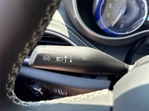 New 2026 Chrysler Pacifica Select image 16