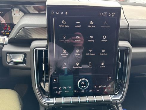 Used 2026 GMC Yukon AT4 w/ AT4 Premium Plus Package image 5