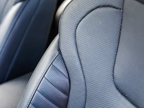 Certified 2022 Hyundai Elantra Limited FWD image 29