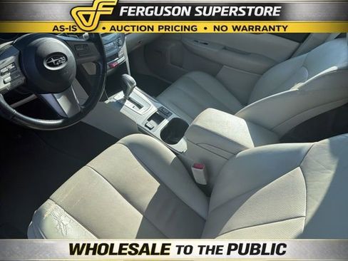 Used 2011 Subaru Outback 2.5i Limited image 12