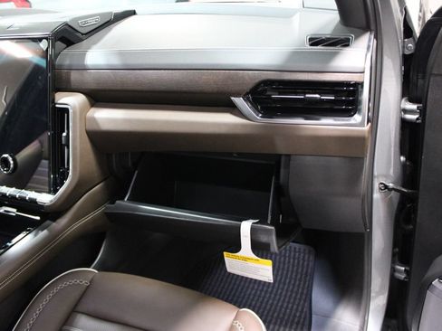 New 2026 GMC Yukon XL Denali Ultimate AWD/4WD image 30