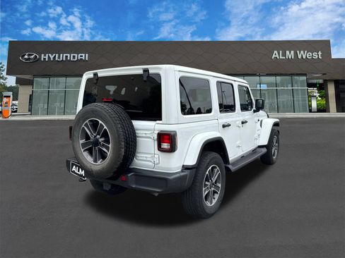 Used 2023 Jeep Wrangler Unlimited Sahara w/ Cold Weather Group AWD/4WD image 5