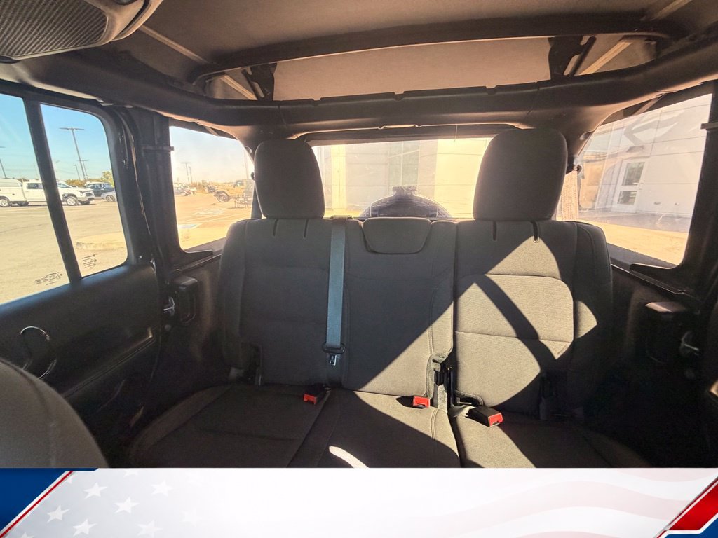 Used 2019 Jeep Wrangler Unlimited Sahara AWD/4WD image 15