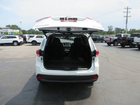 Used 2019 Toyota Highlander XLE AWD/4WD image 8