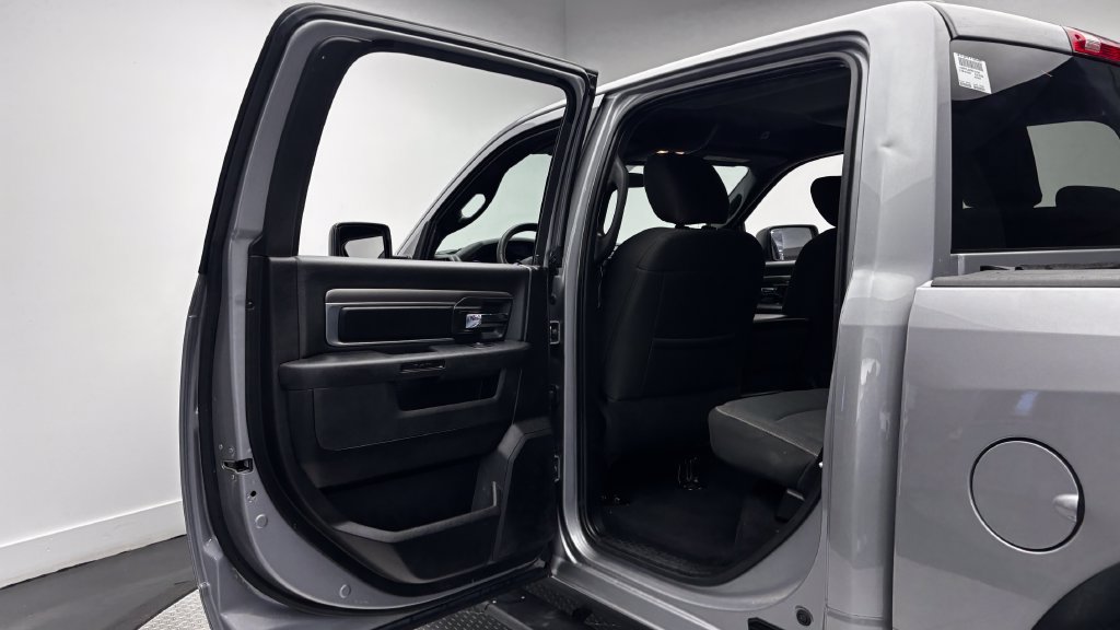 Used 2024 RAM 1500 Classic SLT AWD/4WD image 32