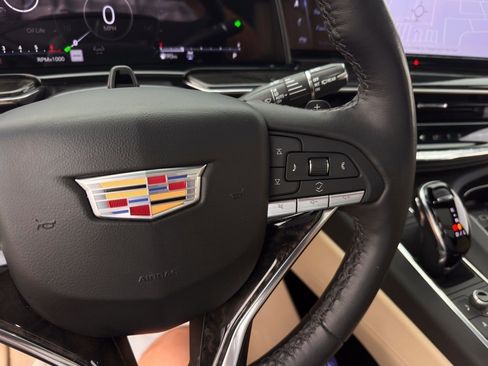 Used 2024 Cadillac Escalade Premium Luxury image 18