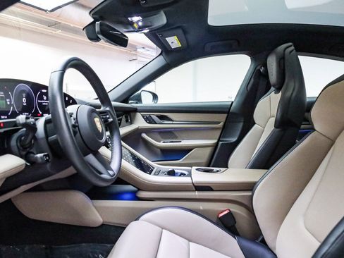 Used 2025 Porsche Taycan image 20